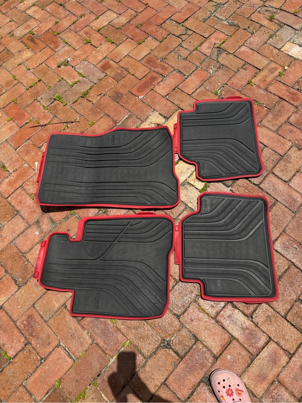 BMW Black Rubber Car Floor Mats with Red Edge Trim